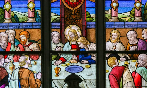 Jesus na Última Ceia na Quinta-feira Santa - Vidro manchado em Meche — Fotografia de Stock