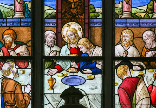 Jesus at Last Supper on Maundy Thursday - Stained Glass in Meche — Stock Photo, Image