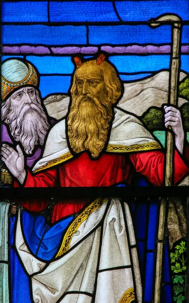 Моисей - витражи в соборе Мехелен — стоковое фото