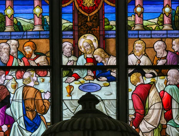 Jesus at Last Supper on Maundy Thursday - Stained Glass in Meche — Stock Photo, Image