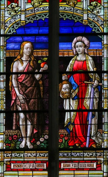 Gebrandschilderd glas van Eva en Judith — Stockfoto