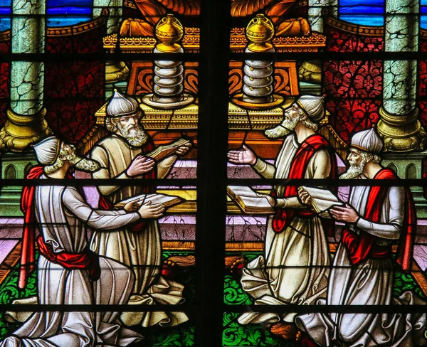 Stained Glass - Rabbis worshipping God — Stock Photo, Image