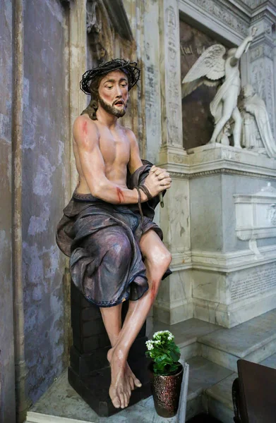 Jesus am Karfreitag - Statue in der Kathedrale von Mechelen — Stockfoto