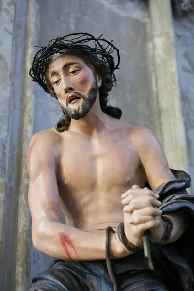 Jesus am Karfreitag - Statue in der Kathedrale von Mechelen — Stockfoto