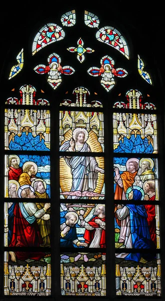 彩绘玻璃-耶稣升天 — 图库照片