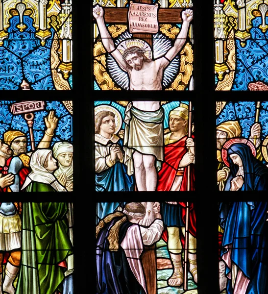 Glasmalerei - Jesus am Kreuz — Stockfoto