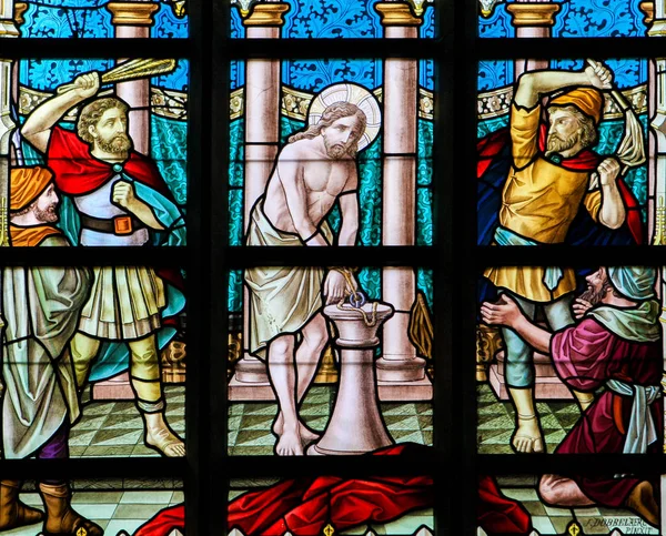 Barevné sklo - bičování Ježíše — Stock fotografie