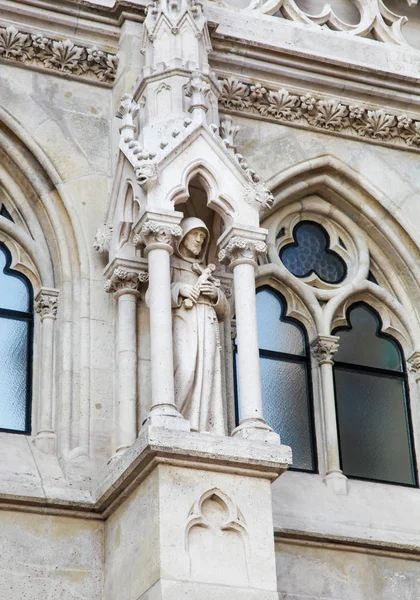 Άγαλμα του Αγίου Matthias εκκλησία στη Βουδαπέστη, Ουγγαρία — Φωτογραφία Αρχείου