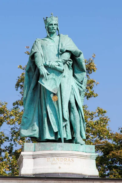 Standbeeld van Andreas Ii van Hongarije in Boedapest, Hongarije — Stockfoto