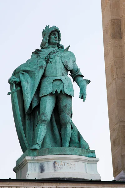 Standbeeld van koning Matthias Corvinus in Boedapest, Hongarije — Stockfoto