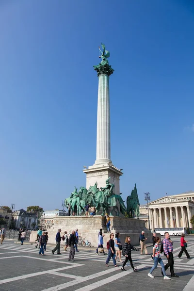 Hosok Tere nebo náměstí hrdinů v Budapešti, Maďarsko — Stock fotografie