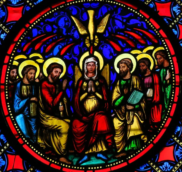 Stained Glass - Mother Mary and the Apostles at Pentecost — Stock Photo, Image