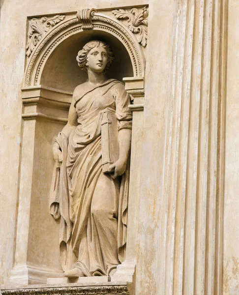 Santa Casa, Loreta, Praag - standbeeld van een Sybil — Stockfoto