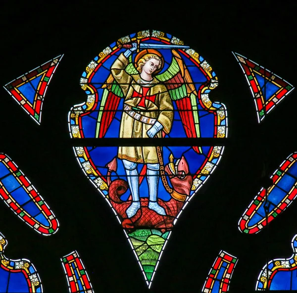 Vitrail - Saint Michel le Tueur de Dragons — Photo