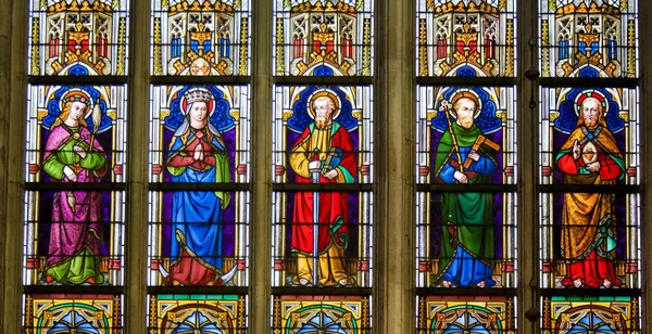 彩绘玻璃-天主教圣徒 — 图库照片