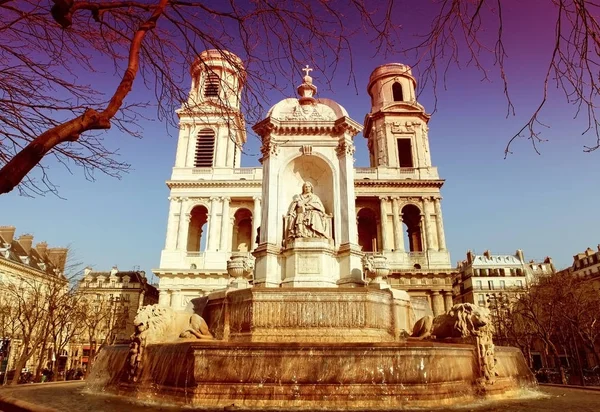 Plaza Saint Sulpice en París —  Fotos de Stock