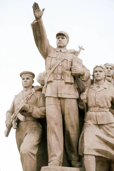 Коммунистический памятник на площади Тяньаньмэнь, Пекин, Китай — стоковое фото