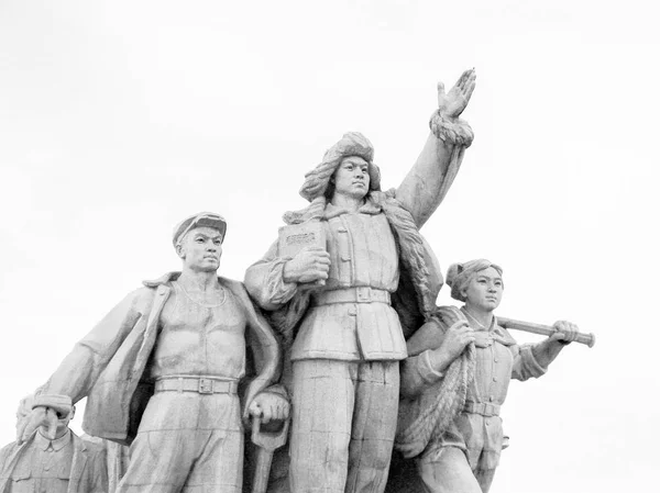 Monumento Comunista en la Plaza de Tiananmen, Beijing, China — Foto de Stock