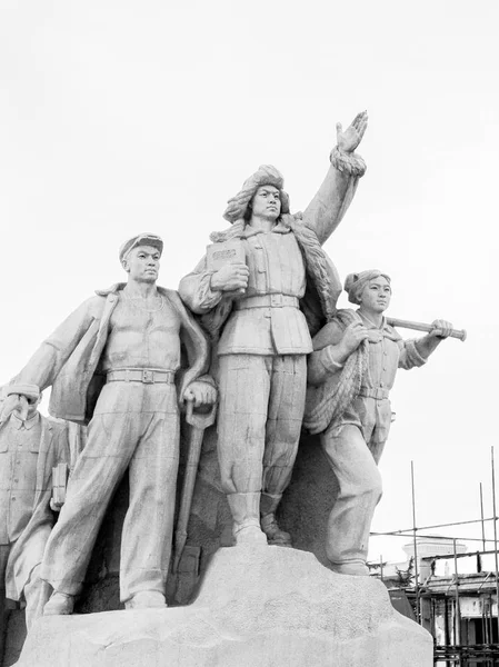 Pomnik komunistyczny w Wangfujing, Pekin, Chiny — Zdjęcie stockowe