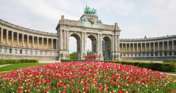 Брюссель - Parc du Cinquantenaire в Европейском квартале — стоковое фото