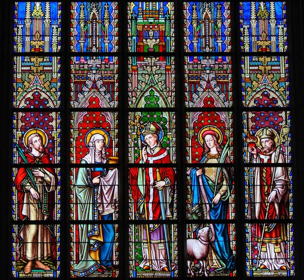 Målat glas - Saints Emilius, Joanna, Eugene, Agnes och augusti — Stockfoto