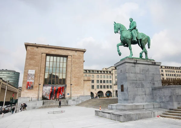 Statue of King Albert I at the Mont des Arts in Brussels — Stock Photo, Image