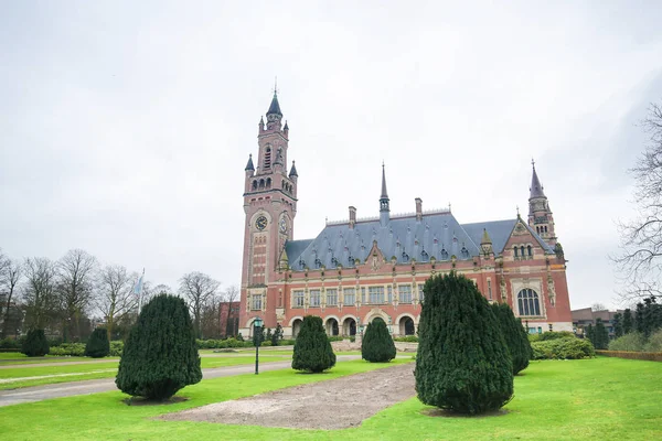 Peace Palace in The Hague, the Netherlands — Stock Photo, Image