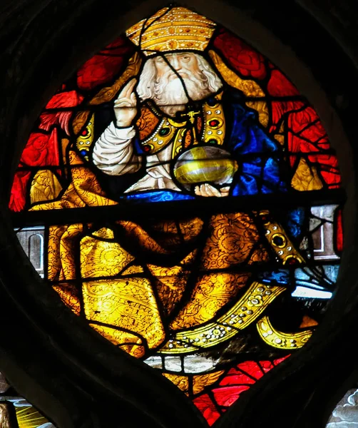 在鲁昂大教堂的彩色玻璃 - — 图库照片