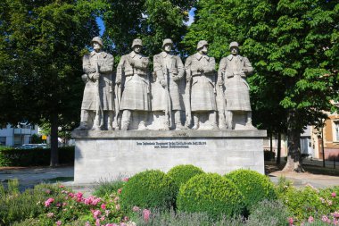 Solucanlar, Almanya'da savaş anıtı