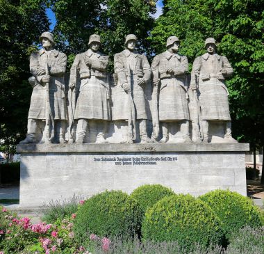 Solucanlar, Almanya'da savaş anıtı
