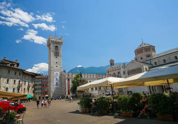 Torre Civica e Catedral em Trento, Italia — Fotografia de Stock