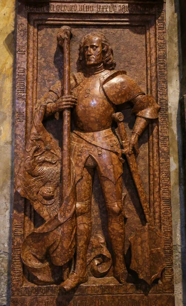 Skulptur eines Ritters in der Kathedrale von Trento — Stockfoto