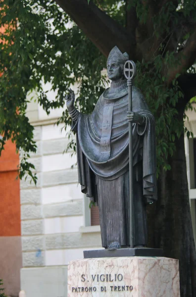 Trento - Estatua de San Vigilio —  Fotos de Stock