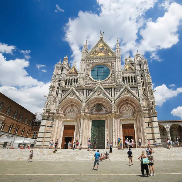 Batı cephe katedral Siena, Toskana, İtalya