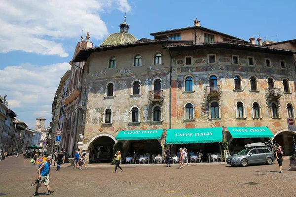 Frescos sobre o caso Cazuffi-Rella em Trento — Fotografia de Stock