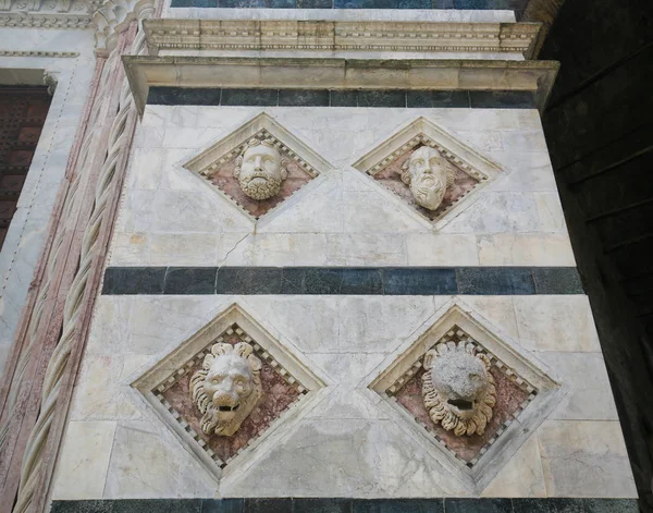 Sculptures at the Baptistery of Siena, Tuscany, Italy — Stock Photo, Image