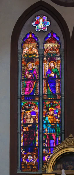 彩色玻璃-博洛尼亚圣 Petronio 大教堂 — 图库照片