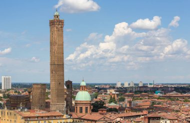 Bologna, İtalya'nın tarihi merkezinde görüntülemek
