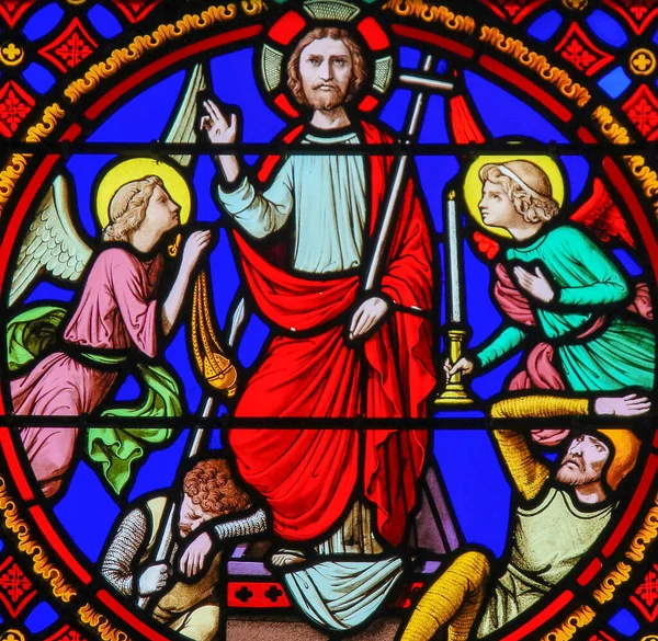 Notre-Dame-des-flots Şapeli 'nde (1857) lekelenmiş cam, Fransa' nın Sainte Adresse şehrinde İsa 'nın dirilişini resmediyordu.