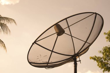 Sunrise yakın uydu anteni