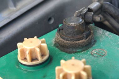 Pil araba terminal (-)