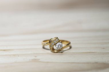 Alyans elmas sonsuza dek aşk için.