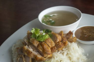 haşlanmış tavuk pilav ile Tay gurme