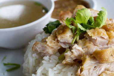 haşlanmış tavuk pilav ile Tay gurme