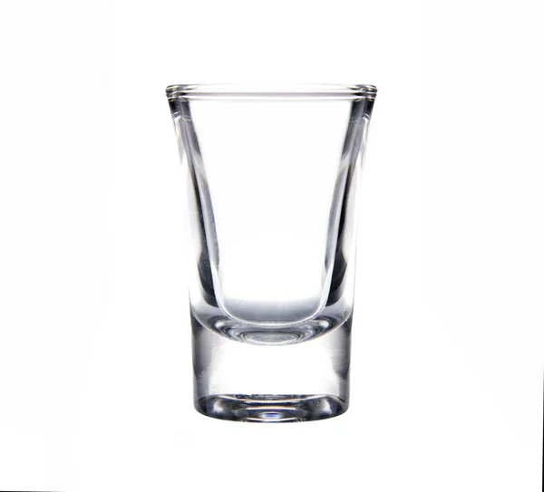 Cocktailglas - kleine schot. Geïsoleerd op witte achtergrond — Stockfoto