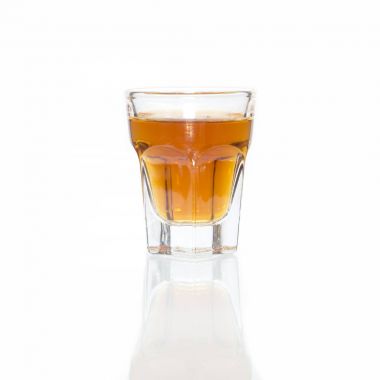 Konyak ya da viski ile kokteyl cam