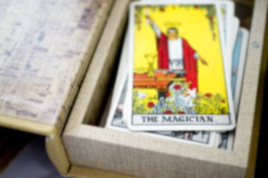 Güverte Tarot kartları bulanıklık; Büyücü.