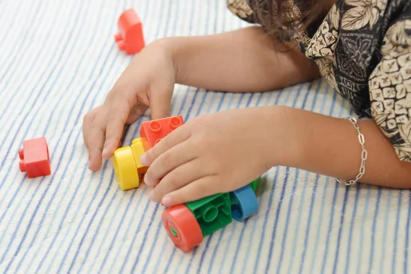 Kid created the car of children's toy blocks — Stock Photo, Image