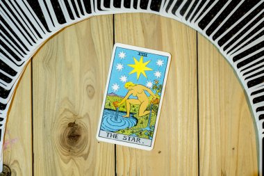 Tarot destesi; Yıldız .