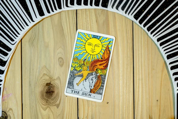 Tarot destesi; Güneş .